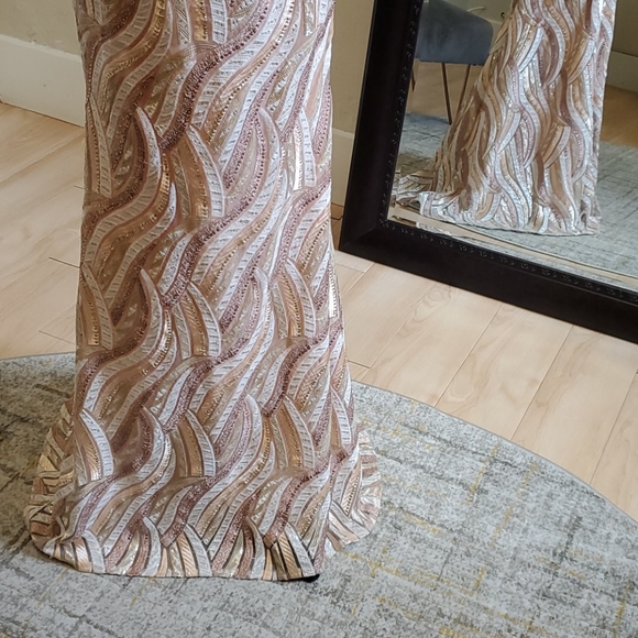 SIZE 4 No Alterations two piece prom gown in blush - Picture 7 of 13